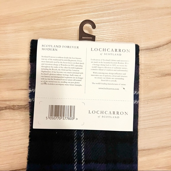 Lochcarbon of Scotland Scarf - Picture 6 of 6